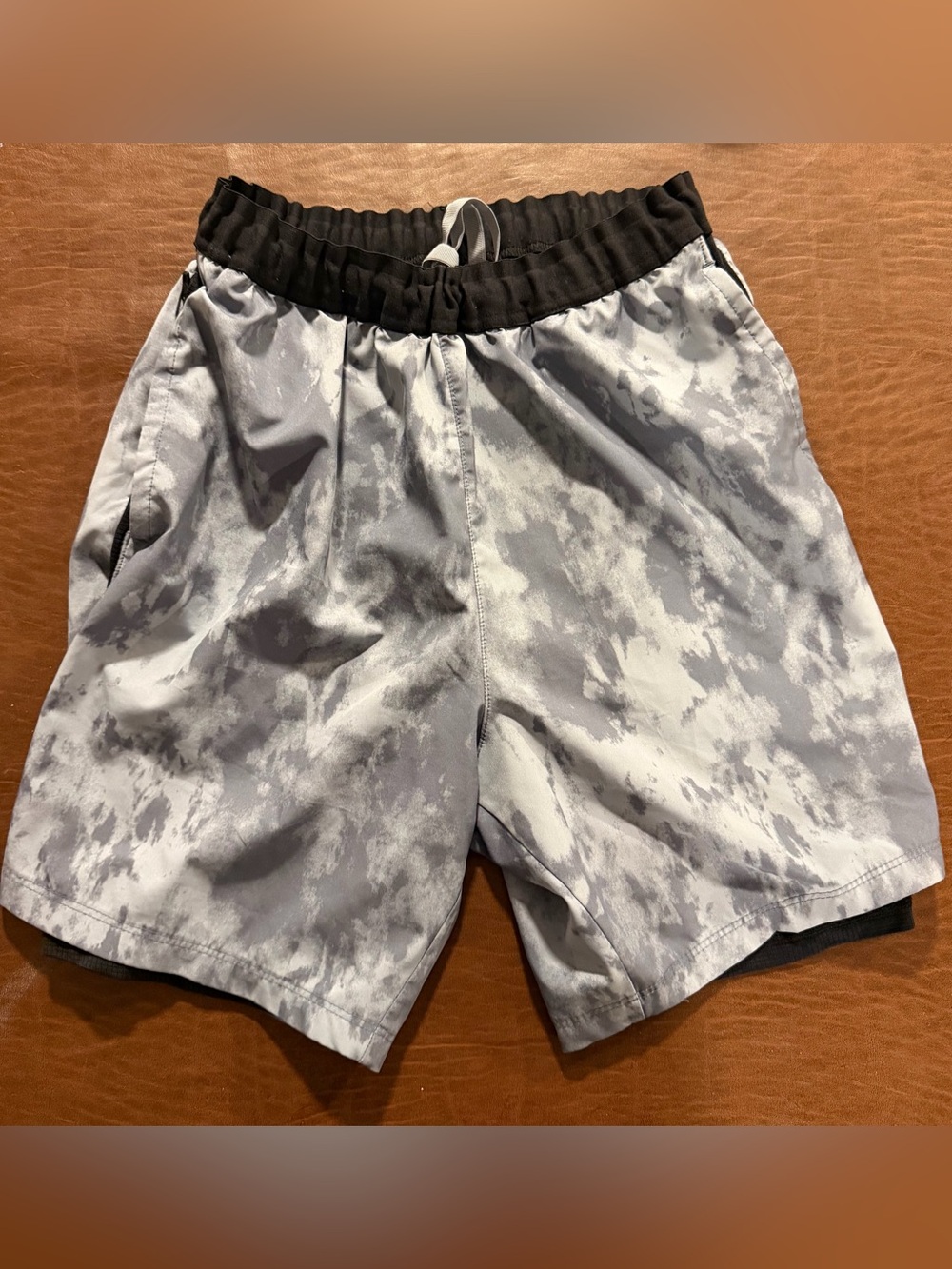 Skora gray and white camouflage running shorts size Medium